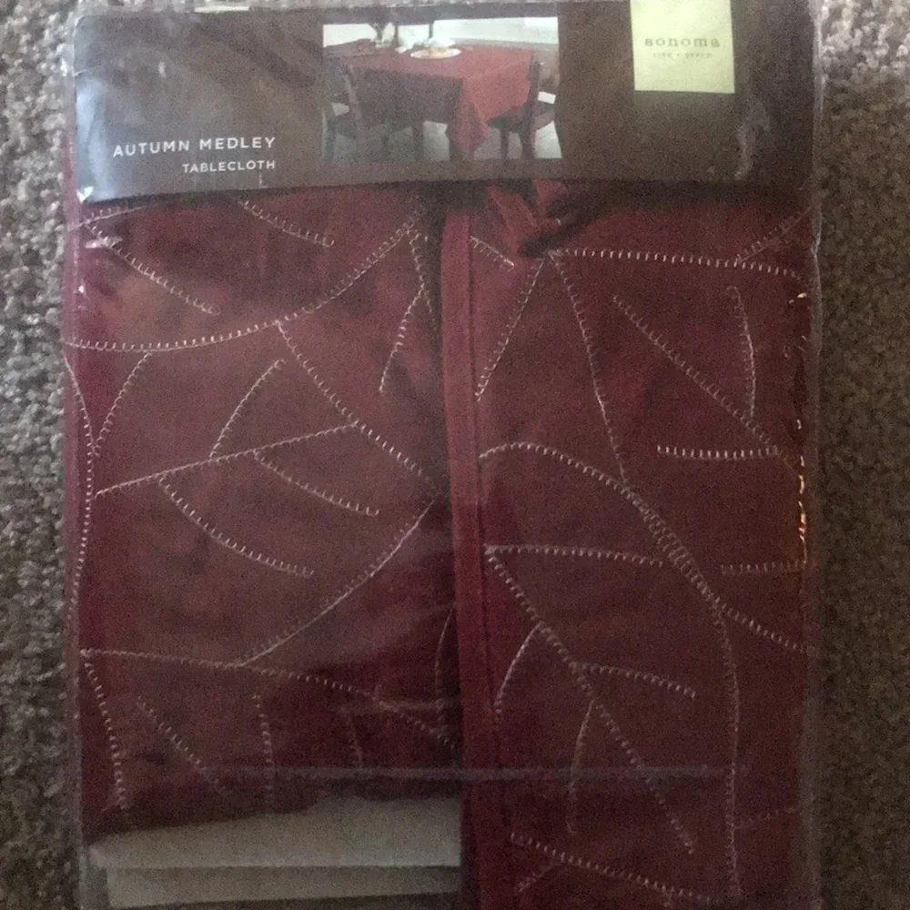 Sonoma Autumn Medley “stitchy leaves”tablecloth round 70” NWT